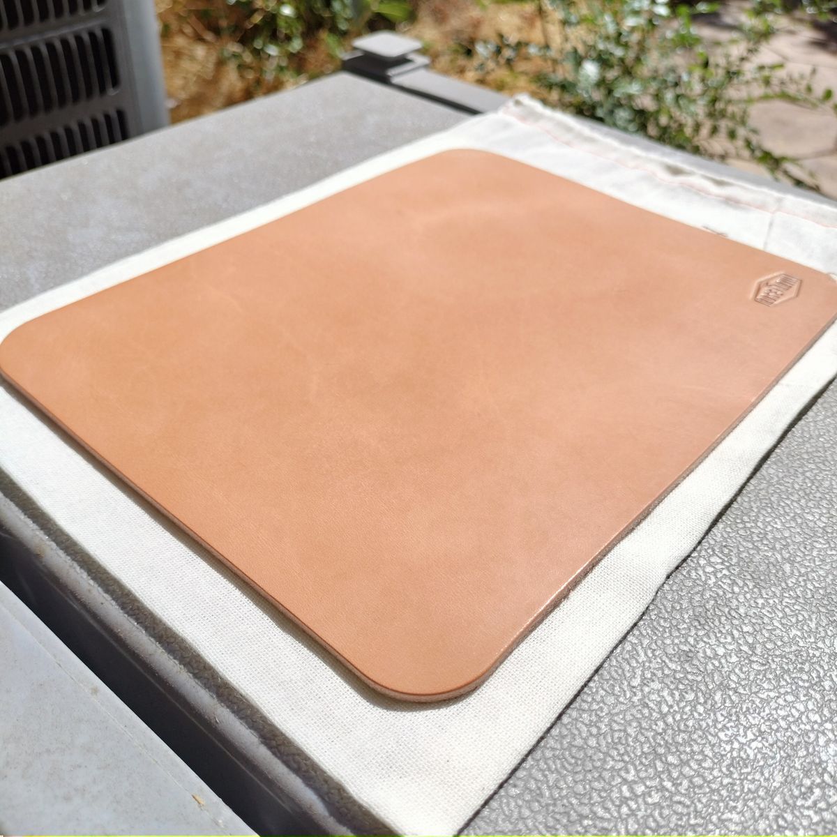 Photo by StuntTriple on September 30, 2025 of the Rose Anvil Mouse Pad in Wickett & Craig "Tan" 9oz Harness Leather.