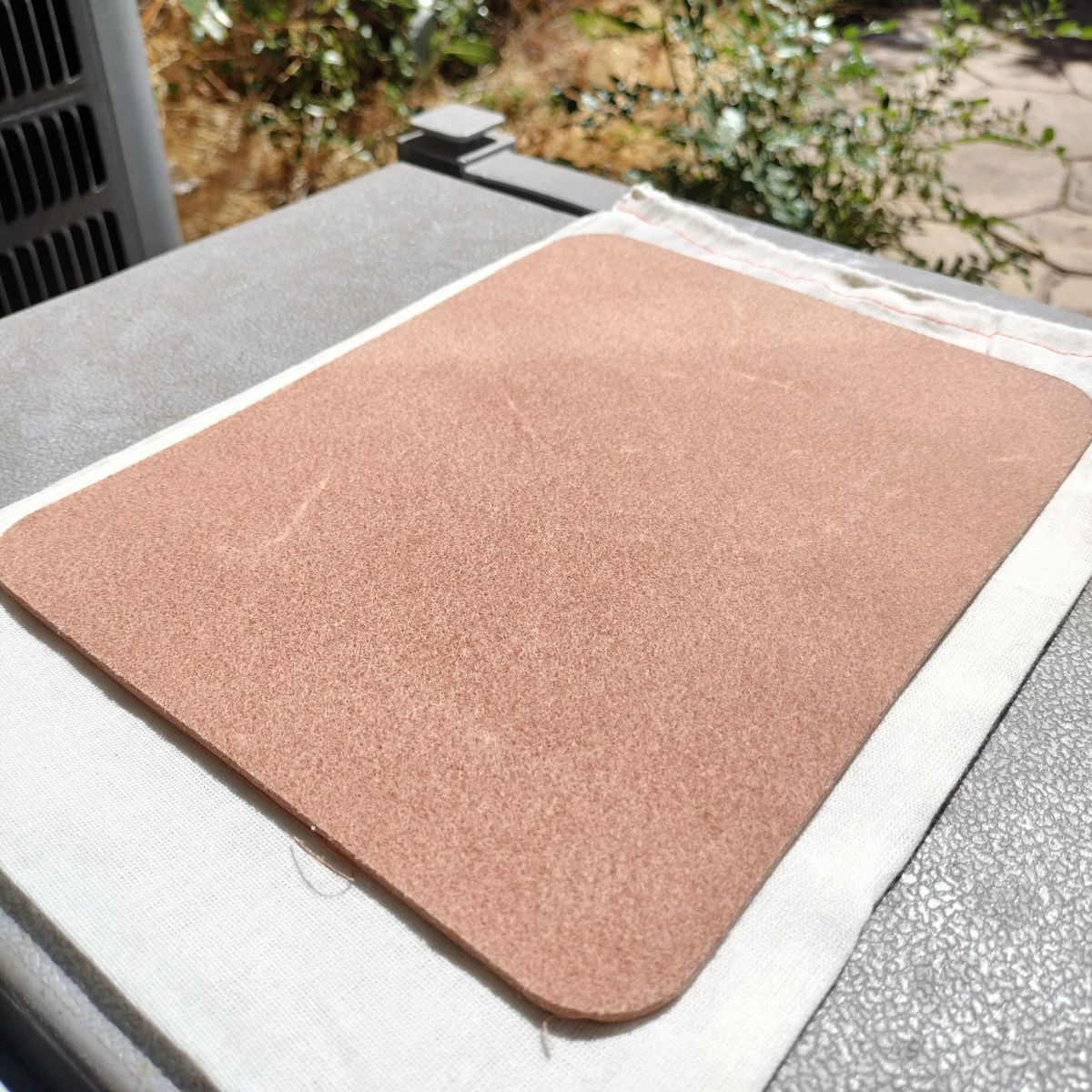 Photo by StuntTriple on September 30, 2025 of the Rose Anvil Mouse Pad in Wickett & Craig "Tan" 9oz Harness Leather.