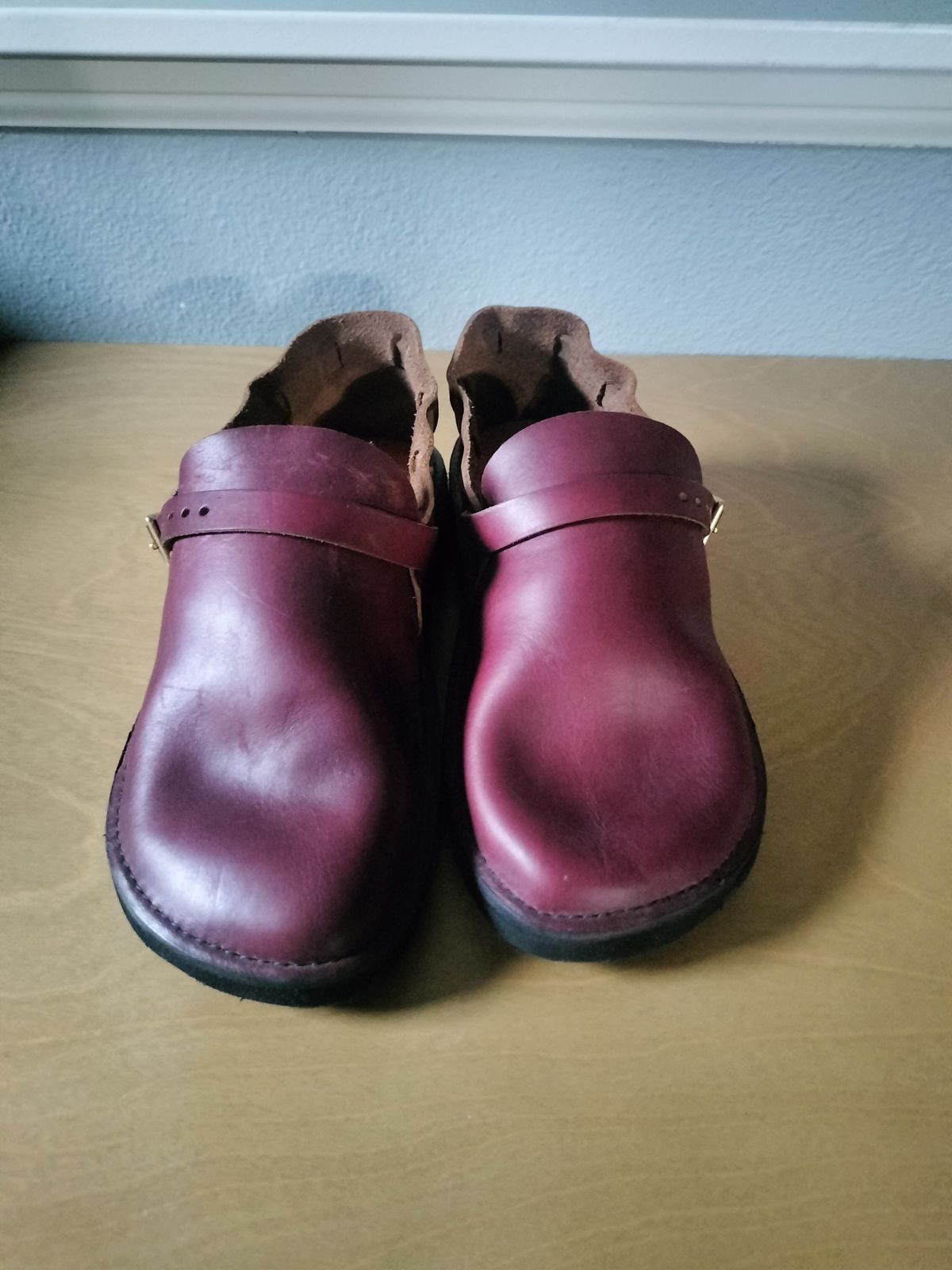 Photo by StuntTriple on December 24, 2025 of the Aurora Shoe Co. Middle English in Burgandy.