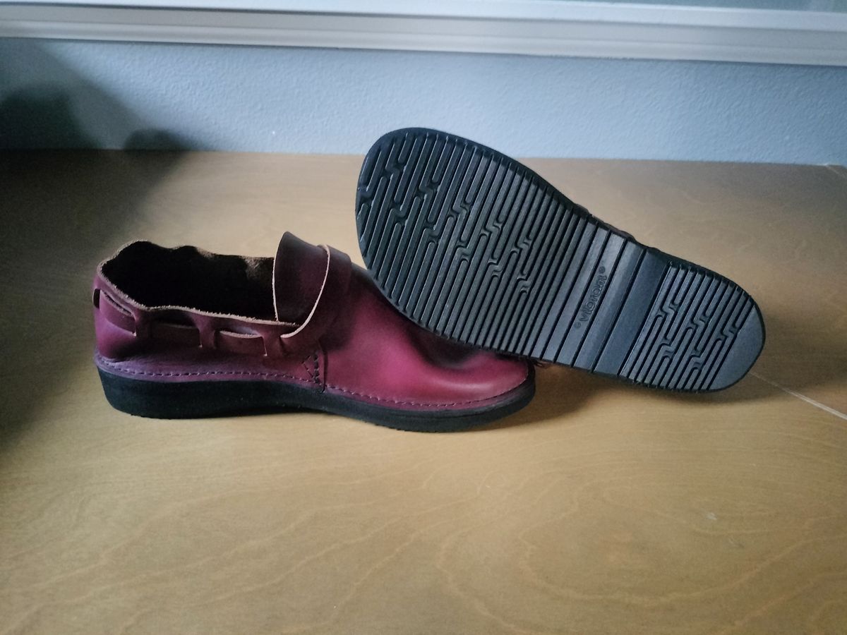 Photo by StuntTriple on December 24, 2025 of the Aurora Shoe Co. Middle English in Burgandy.
