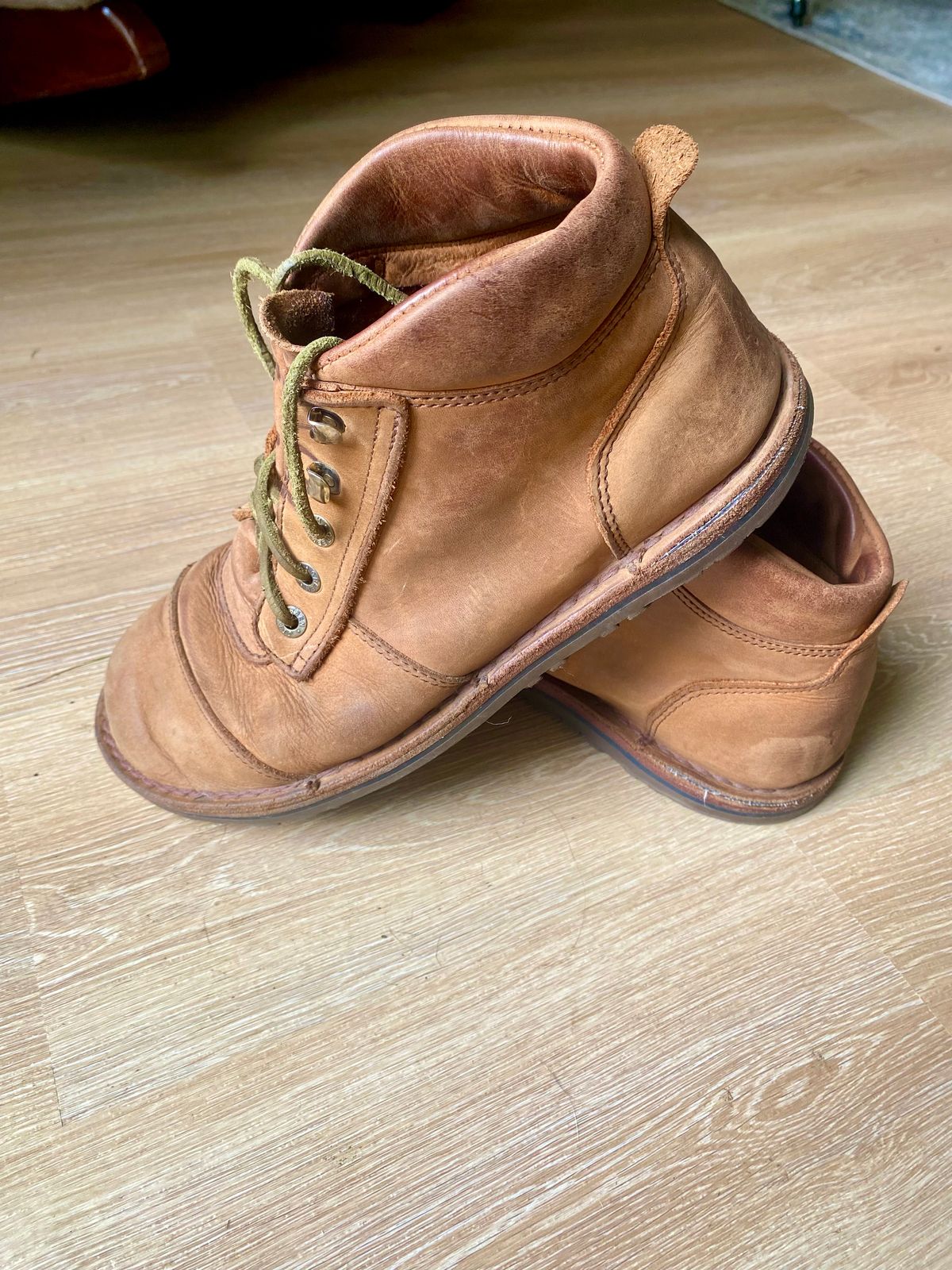 Photo by lolo99 on August 17, 2025 of the Jim Green African Ranger Barefoot Boot in Fudge Crazy Horse.
