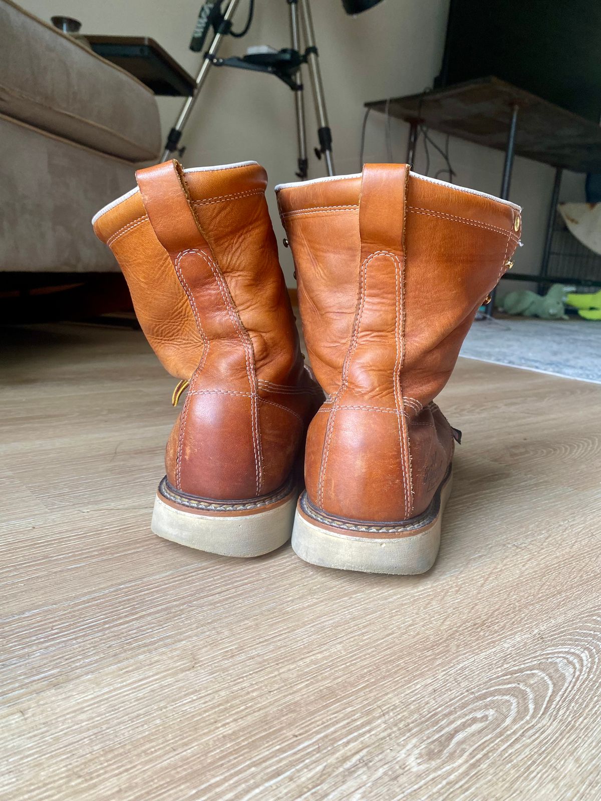 Photo by lolo99 on August 17, 2025 of the Thorogood 8" Moc Toe in Tobacco Gladiator Oil-Tanned.