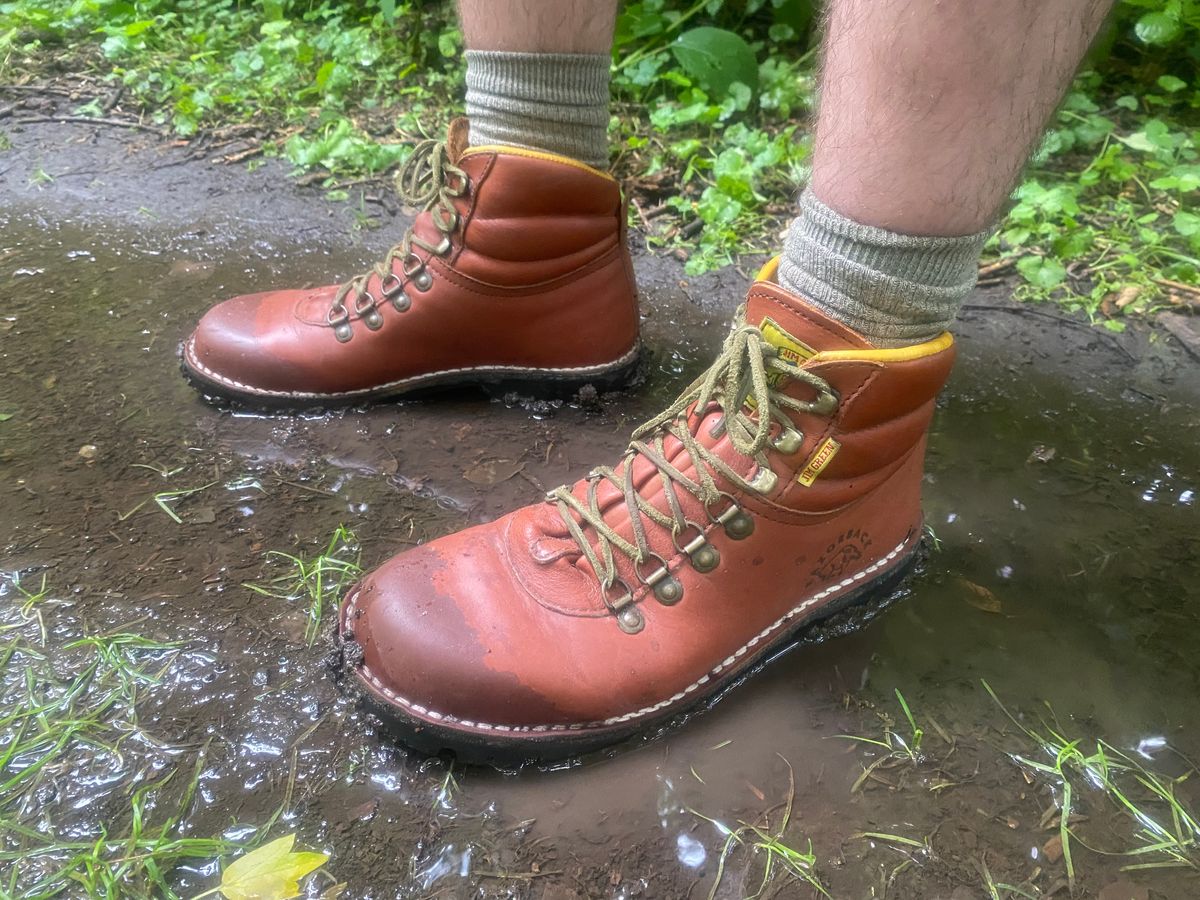 Photo by lolo99 on July 6, 2025 of the Jim Green Razorback in Tan Full Grain.