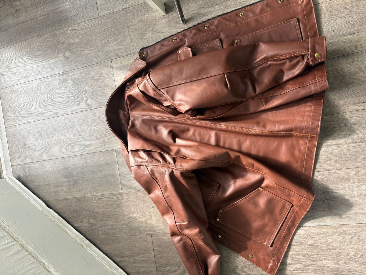 Photo by Eviejr on October 1, 2025 of the Heat Starps Leather Patriot Jacket in 1964 Brown.