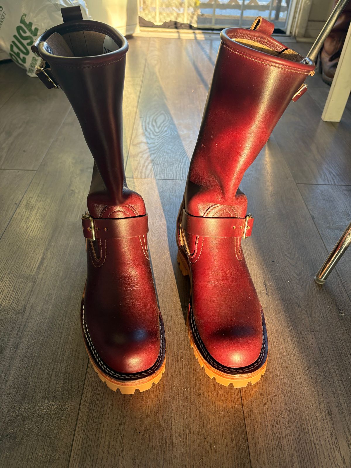 Photo by Eviejr on September 30, 2025 of the Nicks StationMaster in Horween Color 8 Chromexcel Strips.