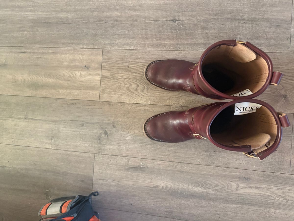 Photo by Eviejr on October 6, 2025 of the Nicks StationMaster in Horween Color 8 Chromexcel Strips.