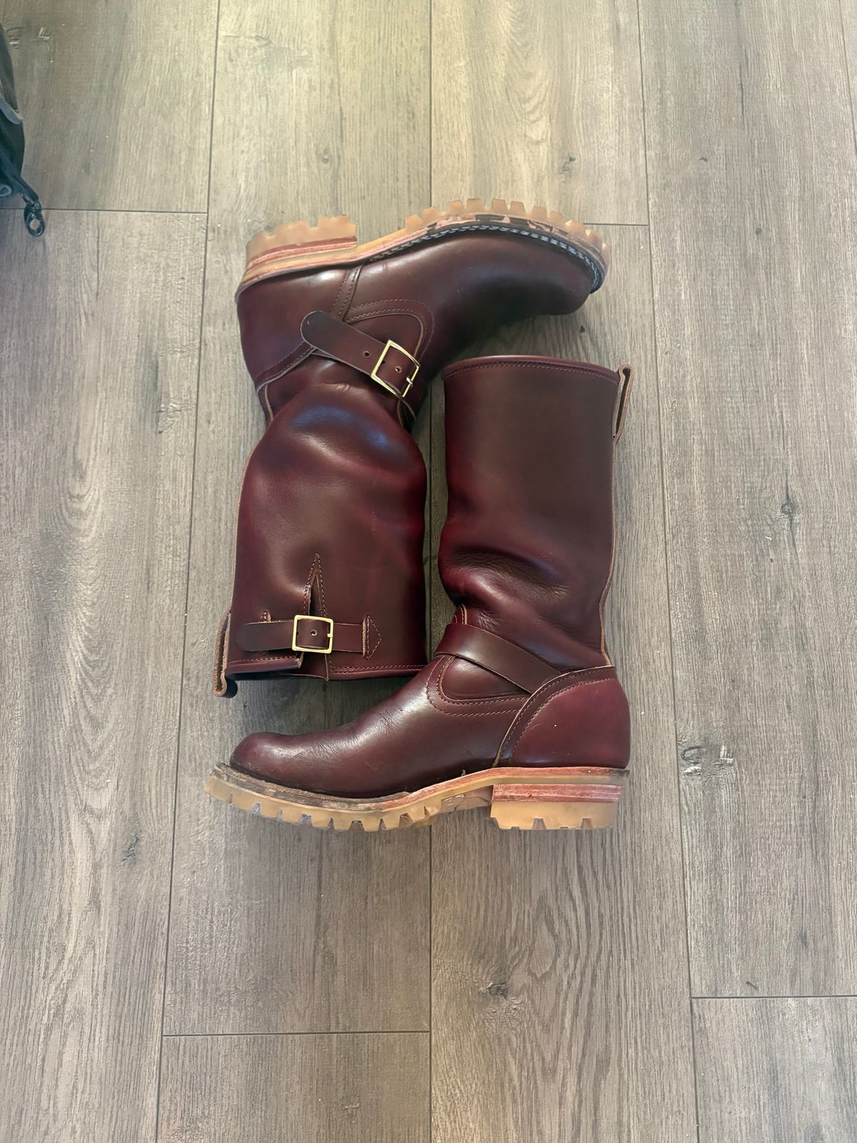 Photo by Eviejr on October 6, 2025 of the Nicks StationMaster in Horween Color 8 Chromexcel Strips.