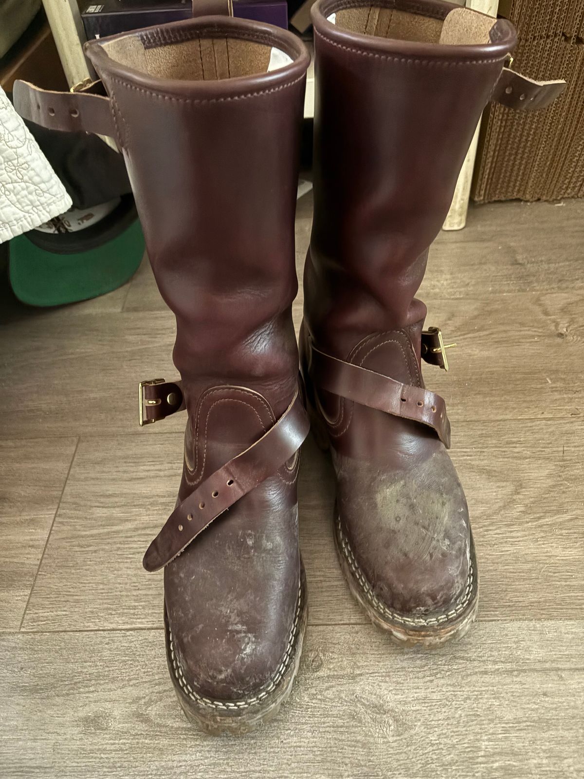 Photo by Eviejr on October 3, 2025 of the Nicks StationMaster in Horween Color 8 Chromexcel Strips.