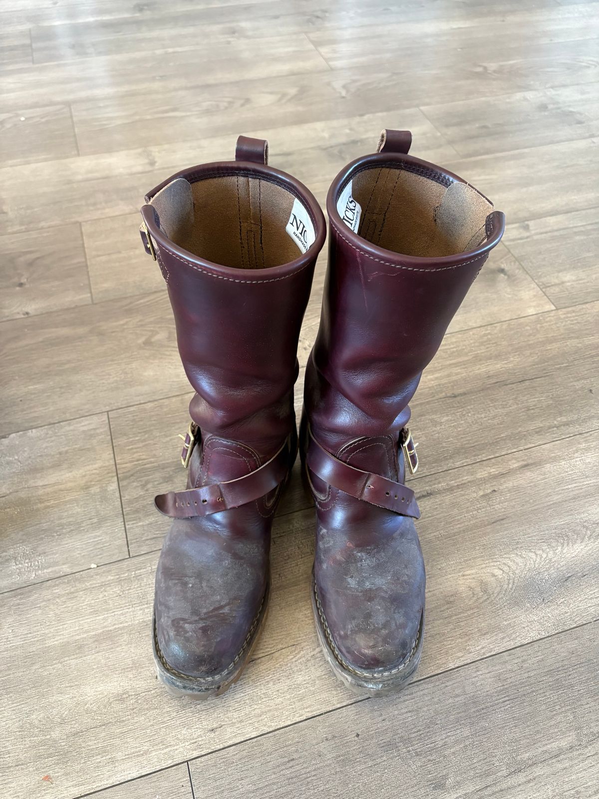 Photo by Eviejr on October 15, 2025 of the Nicks StationMaster in Horween Color 8 Chromexcel Strips.