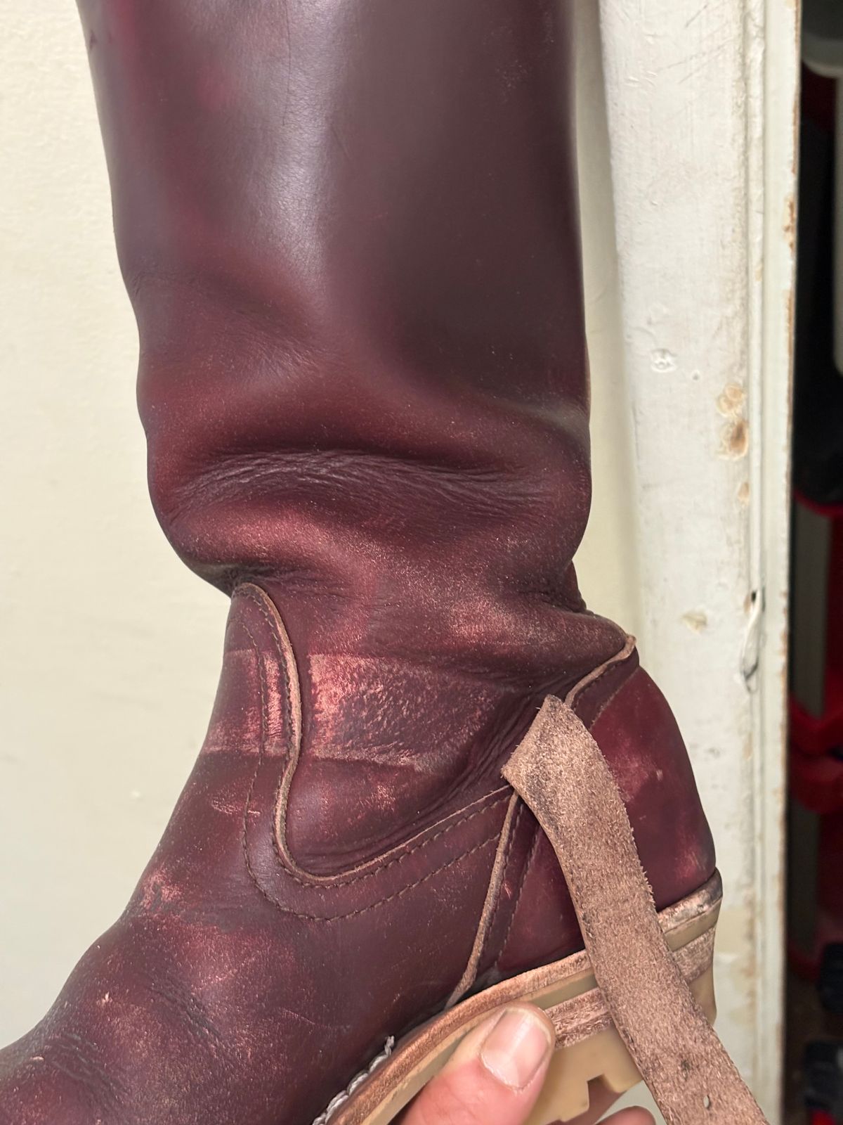 Photo by Eviejr on November 2, 2025 of the Nicks StationMaster in Horween Color 8 Chromexcel Strips.