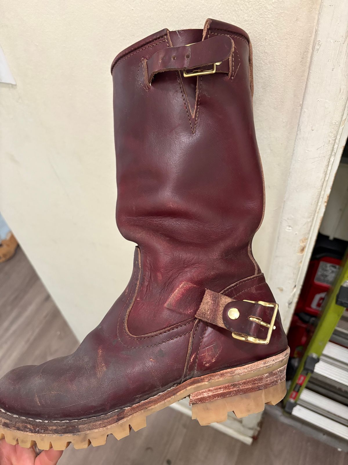 Photo by Eviejr on November 2, 2025 of the Nicks StationMaster in Horween Color 8 Chromexcel Strips.