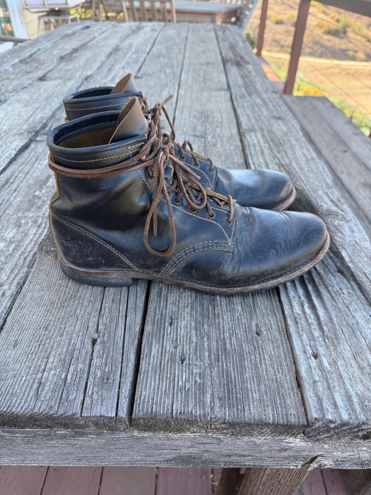 Photo by PastaKing on October 5, 2025 of the Red Wing Beckman Flatbox in S.B. Foot Black Klondike.