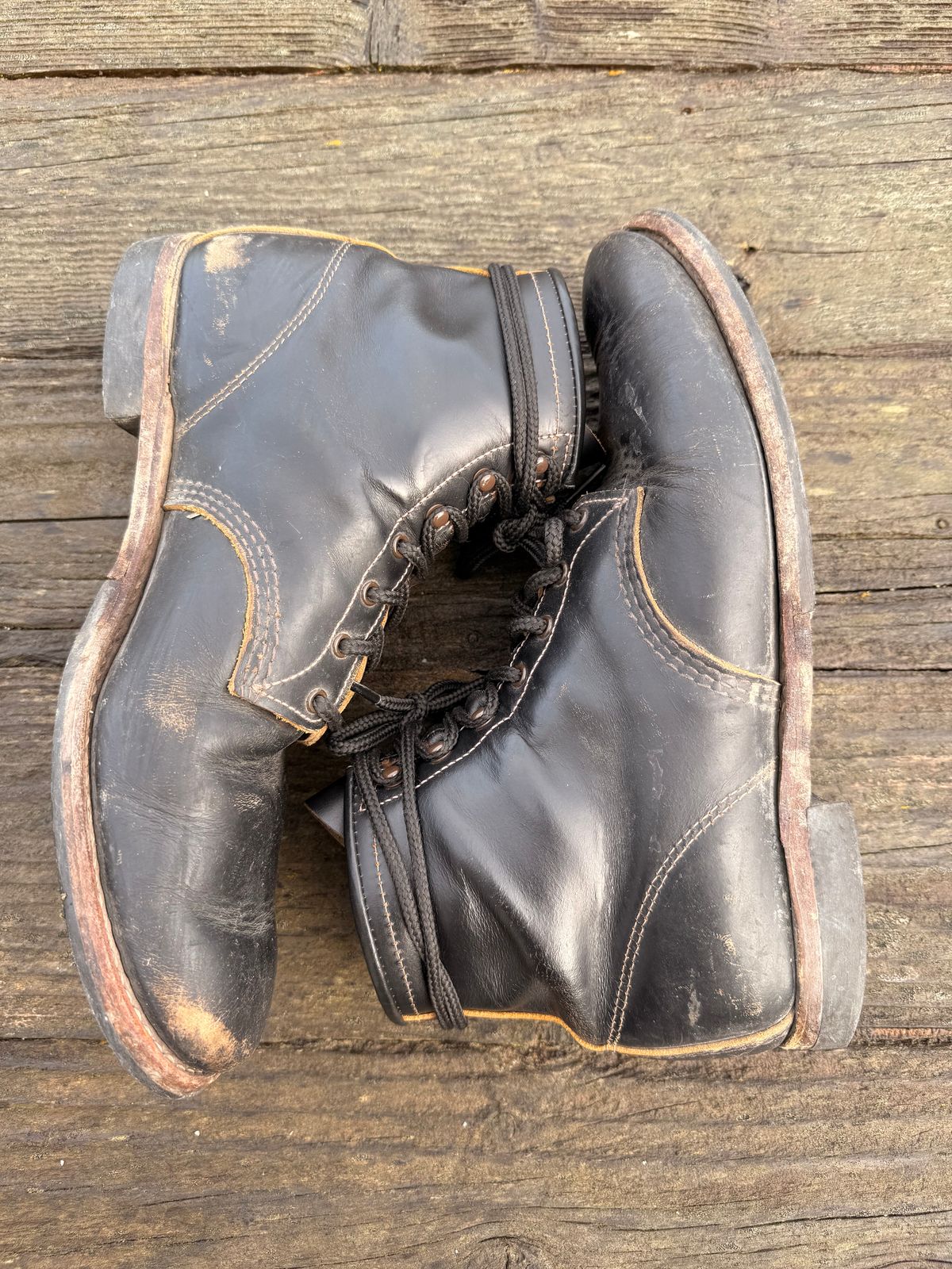 Photo by PastaKing on January 5, 2026 of the Red Wing Beckman Flatbox in S.B. Foot Black Klondike.