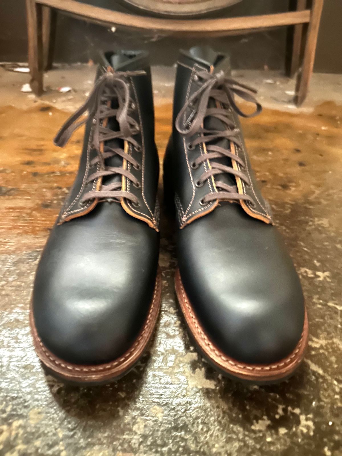 Photo by PastaKing on October 1, 2024 of the Red Wing Beckman Flatbox in S.B. Foot Black Klondike.