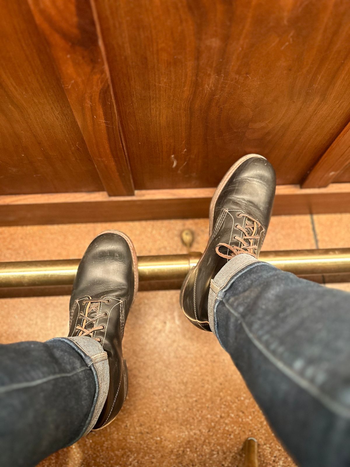 Photo by PastaKing on November 5, 2024 of the Red Wing Beckman Flatbox in S.B. Foot Black Klondike.