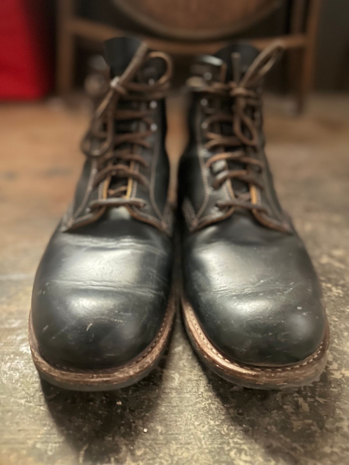 Photo by PastaKing on November 5, 2024 of the Red Wing Beckman Flatbox in S.B. Foot Black Klondike.