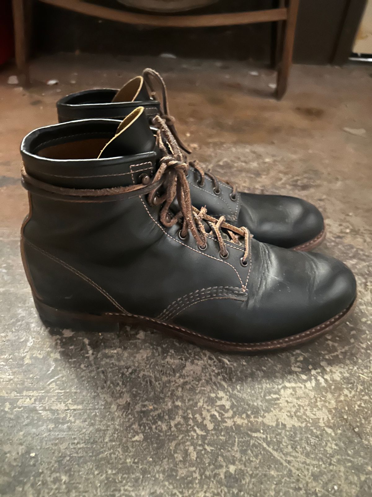 Photo by PastaKing on November 5, 2024 of the Red Wing Beckman Flatbox in S.B. Foot Black Klondike.