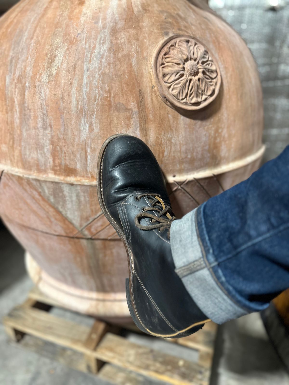 Photo by PastaKing on December 3, 2024 of the Red Wing Beckman Flatbox in S.B. Foot Black Klondike.