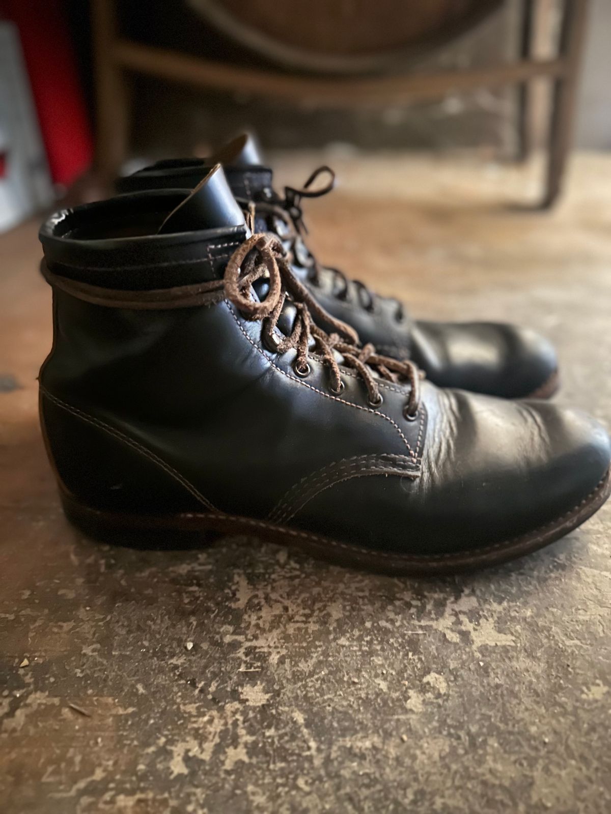 Photo by PastaKing on December 3, 2024 of the Red Wing Beckman Flatbox in S.B. Foot Black Klondike.