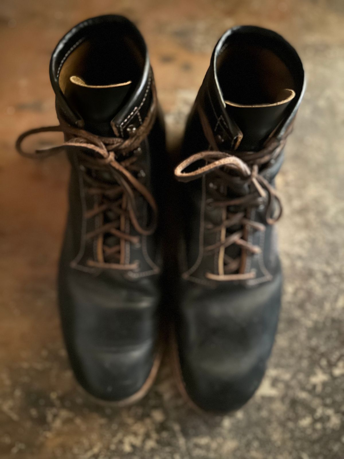 Photo by PastaKing on December 3, 2024 of the Red Wing Beckman Flatbox in S.B. Foot Black Klondike.