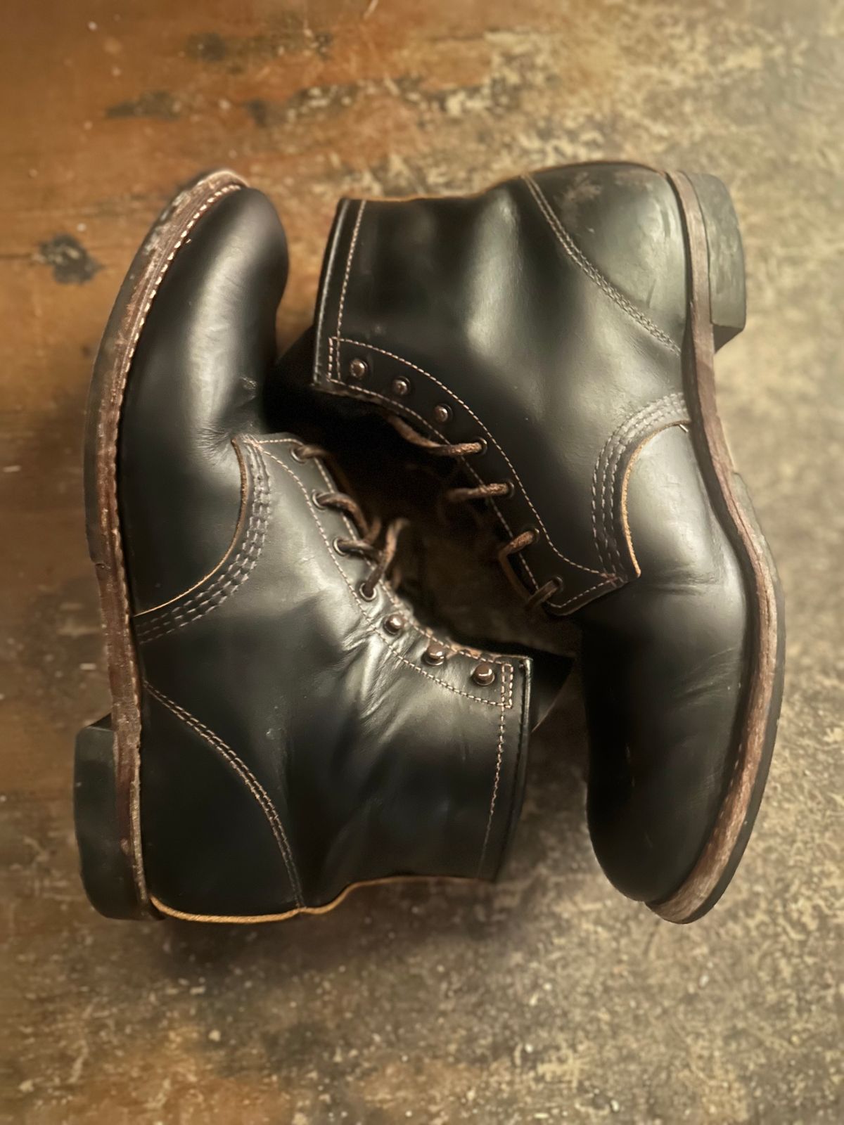 Photo by PastaKing on January 5, 2025 of the Red Wing Beckman Flatbox in S.B. Foot Black Klondike.