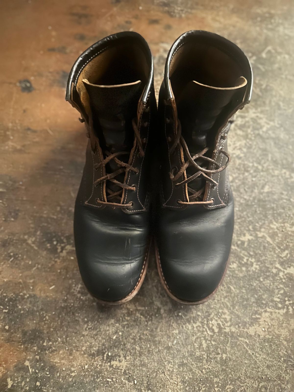 Photo by PastaKing on January 5, 2025 of the Red Wing Beckman Flatbox in S.B. Foot Black Klondike.