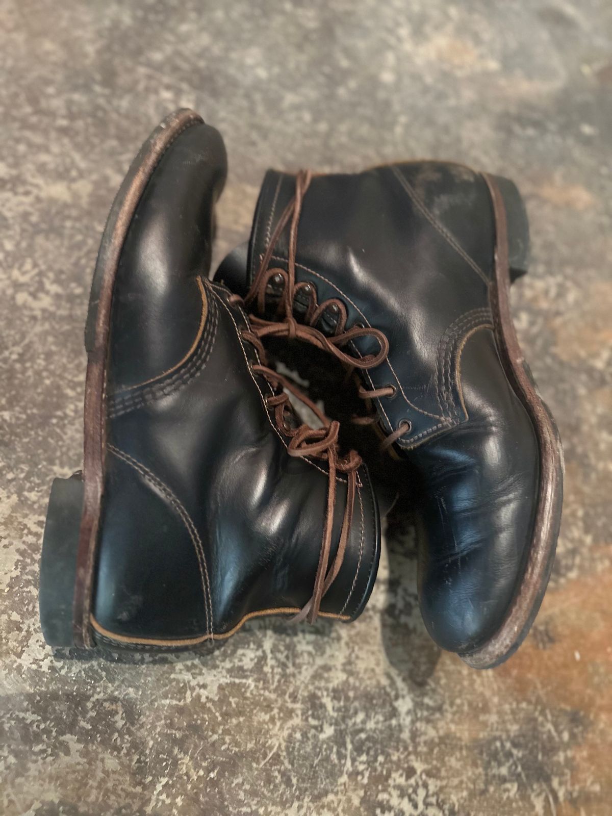 Photo by PastaKing on February 4, 2025 of the Red Wing Beckman Flatbox in S.B. Foot Black Klondike.