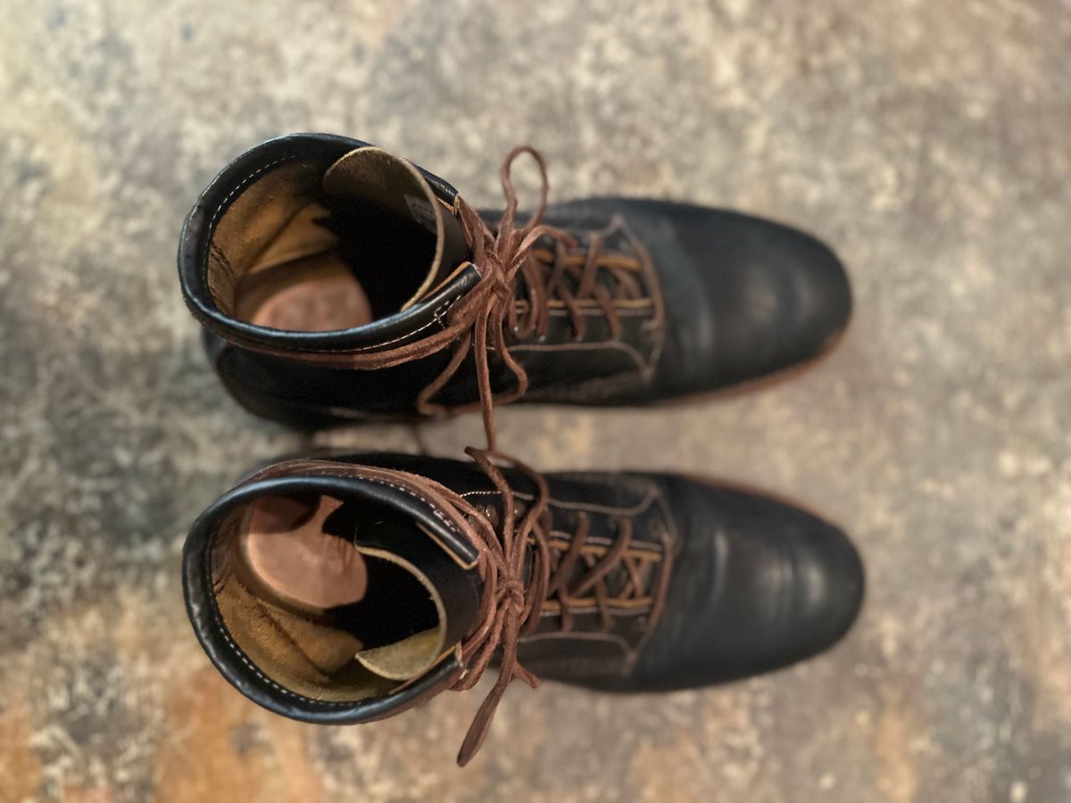 Photo by PastaKing on March 3, 2025 of the Red Wing Beckman Flatbox in S.B. Foot Black Klondike.