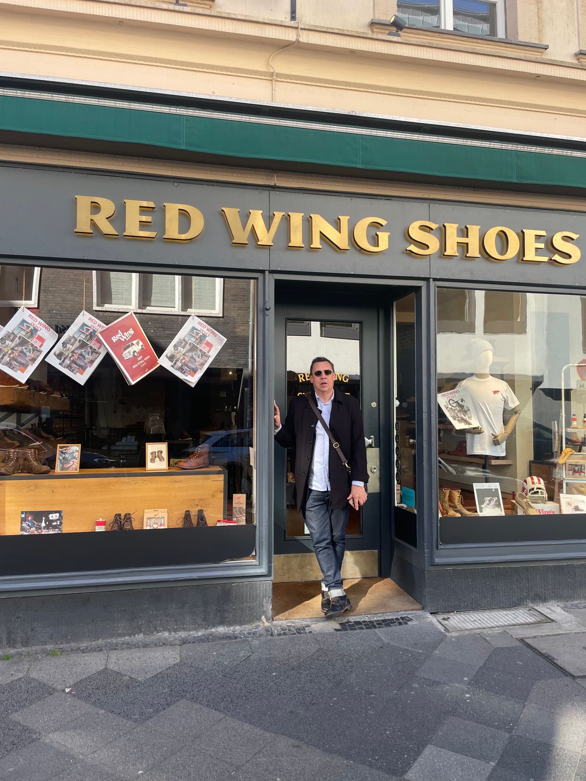 Photo by PastaKing on March 17, 2025 of the Red Wing Beckman Flatbox in S.B. Foot Black Klondike.