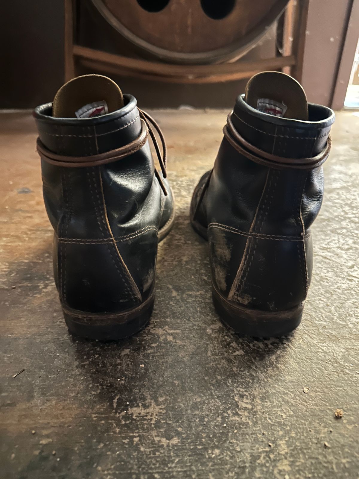 Photo by PastaKing on April 5, 2025 of the Red Wing Beckman Flatbox in S.B. Foot Black Klondike.