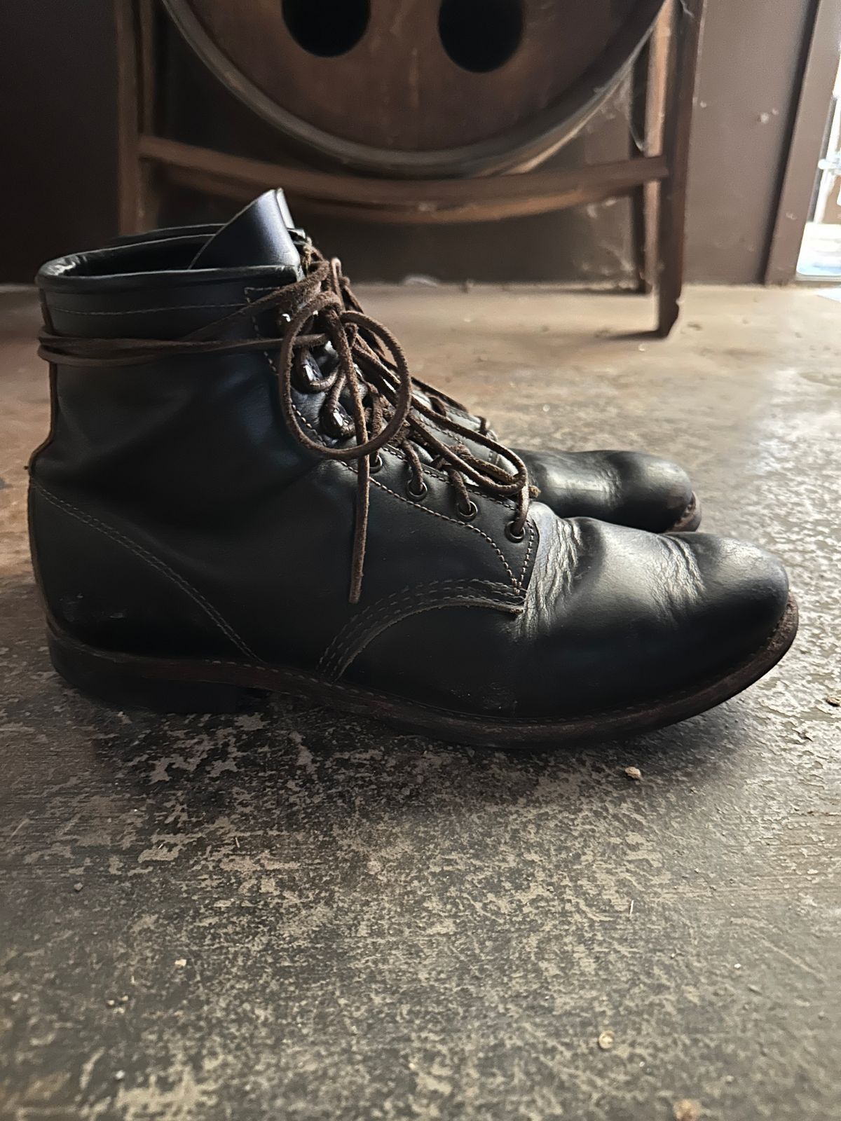 Photo by PastaKing on April 5, 2025 of the Red Wing Beckman Flatbox in S.B. Foot Black Klondike.