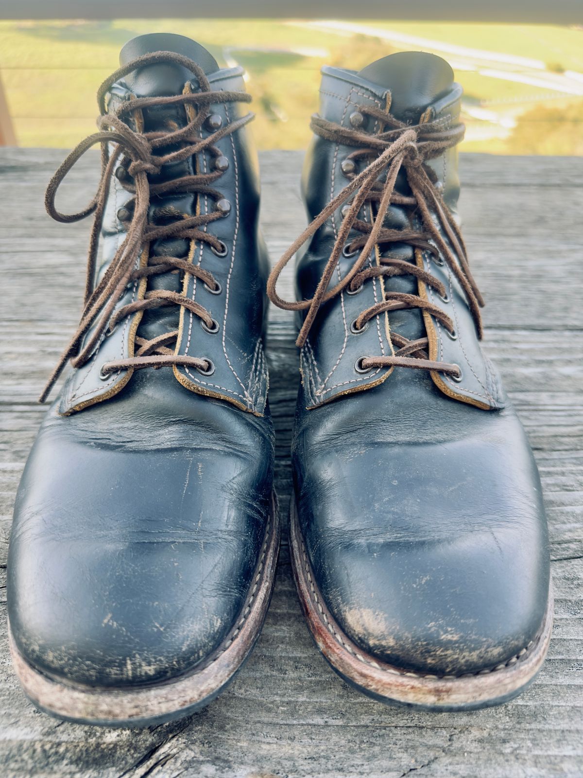 Photo by PastaKing on April 6, 2025 of the Red Wing Beckman Flatbox in S.B. Foot Black Klondike.