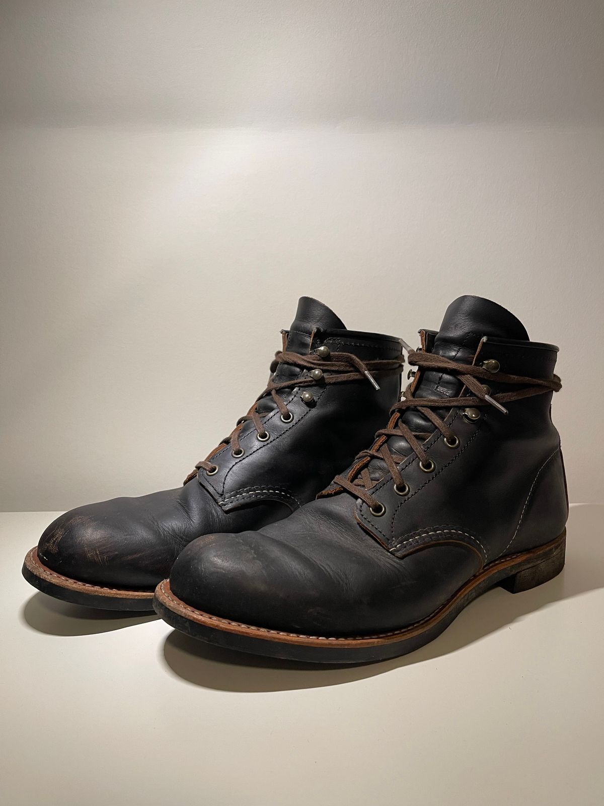 Photo by Jakob_Boots on November 5, 2025 of the Red Wing Blacksmith 3345 in S.B. Foot Black Prairie.