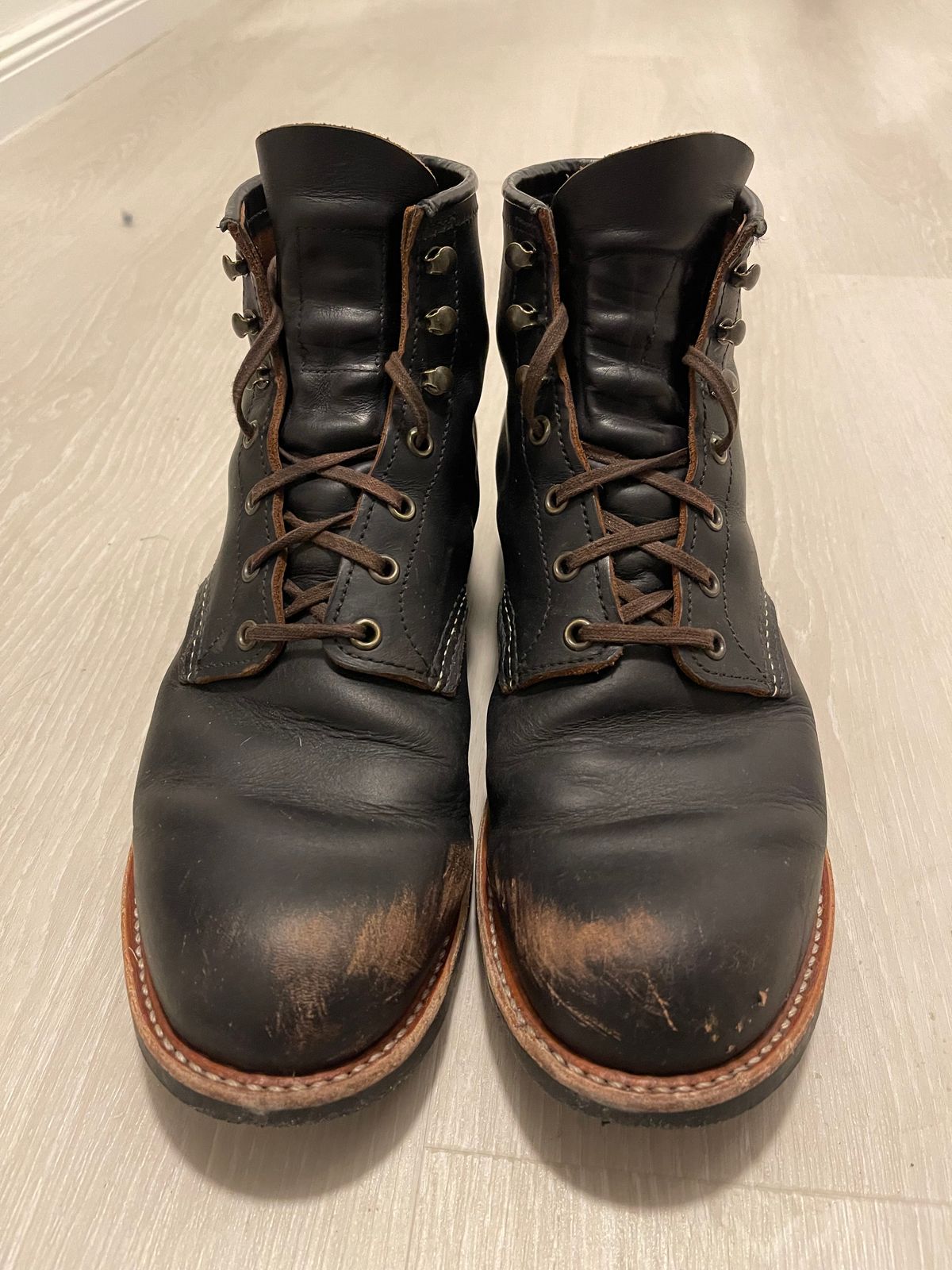 Photo by Jakob_Boots on January 5, 2026 of the Red Wing Blacksmith 3345 in S.B. Foot Black Prairie.