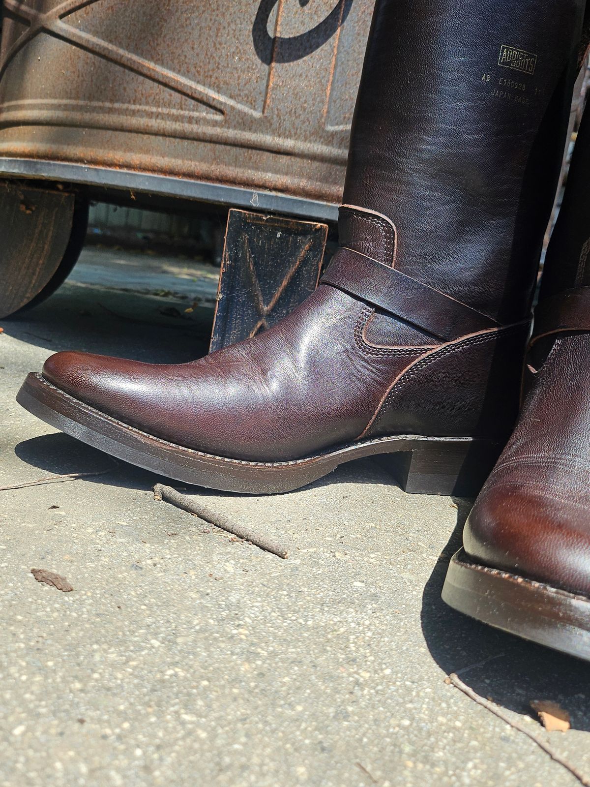 Photo by jackboot_jamstring on May 16, 2025 of the Addict Boots AB-01 Engineer Boots in Brown Horsehide.