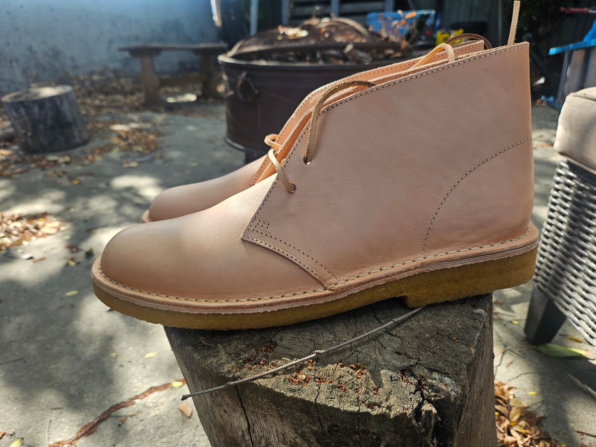 Photo by jackboot_jamstring on September 23, 2025 of the Clarks Desert Boot in Unknown Natural Veg Tan.