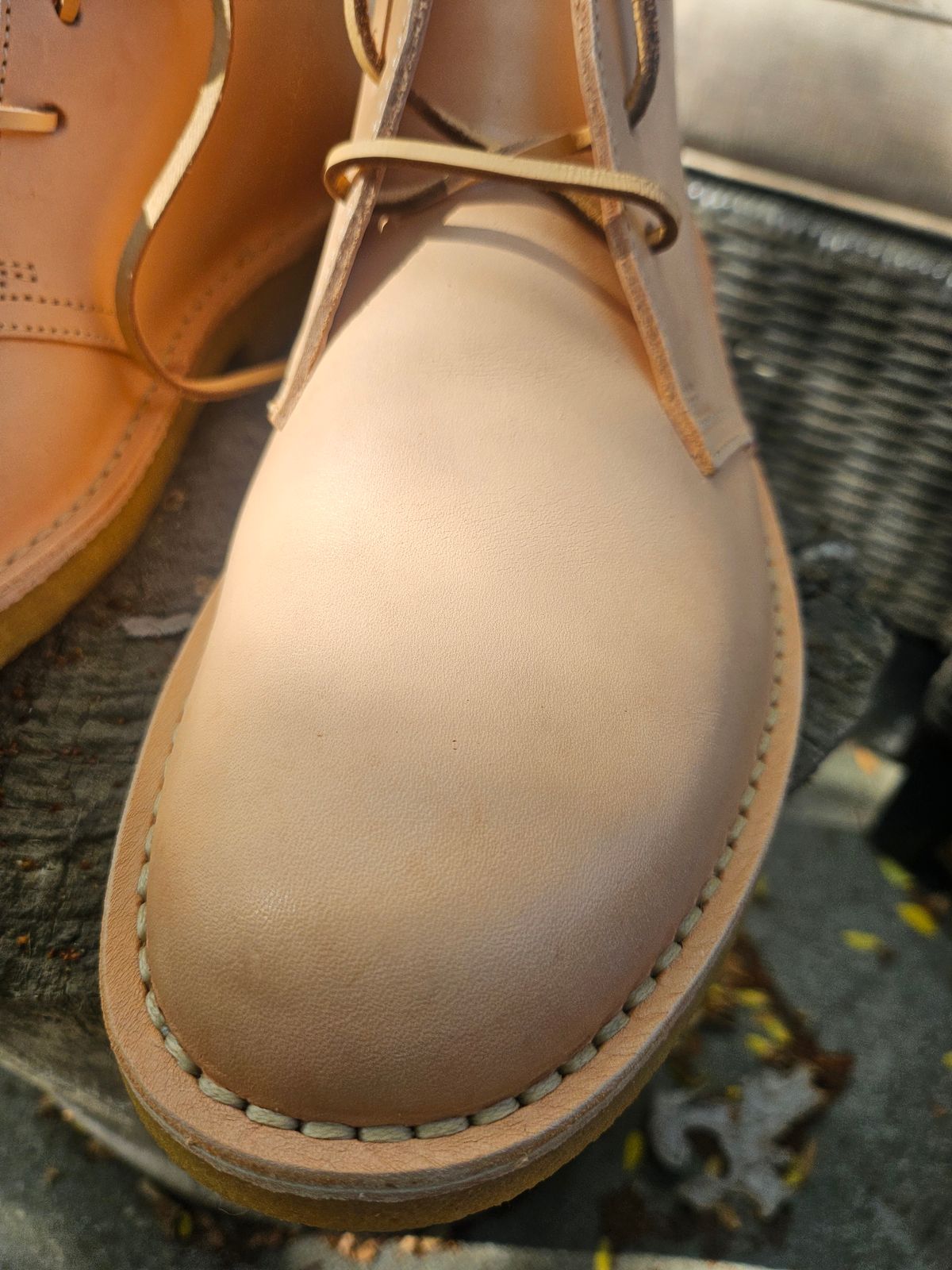 Photo by jackboot_jamstring on September 23, 2025 of the Clarks Desert Boot in Unknown Natural Veg Tan.