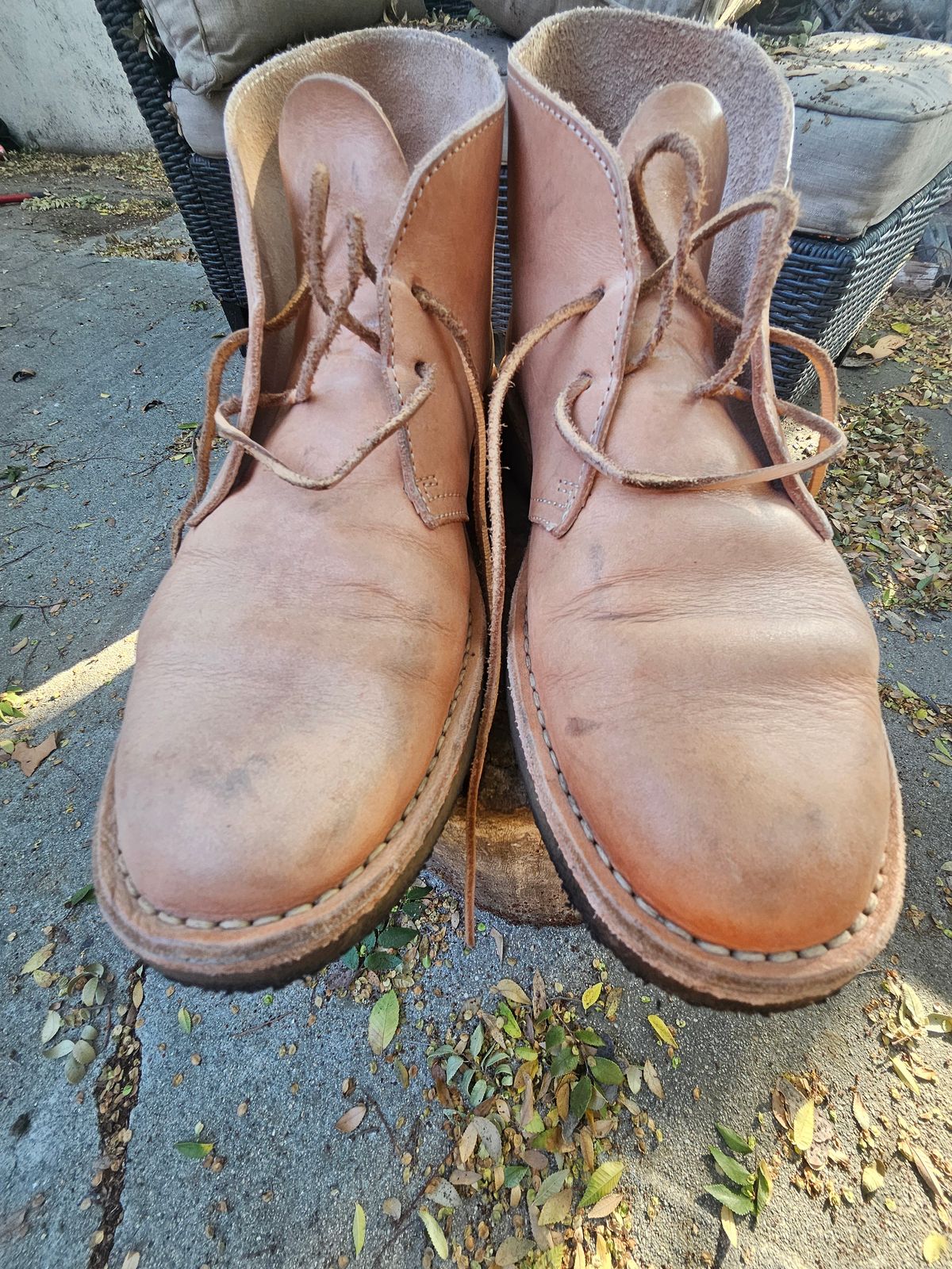 Photo by jackboot_jamstring on November 3, 2025 of the Clarks Desert Boot in Unknown Natural Veg Tan.