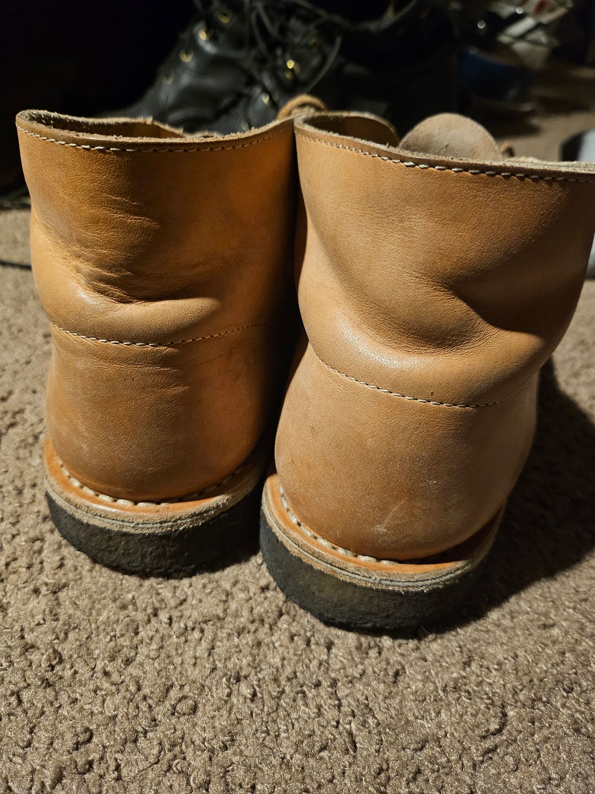 Photo by jackboot_jamstring on February 5, 2026 of the Clarks Desert Boot in Unknown Natural Veg Tan.