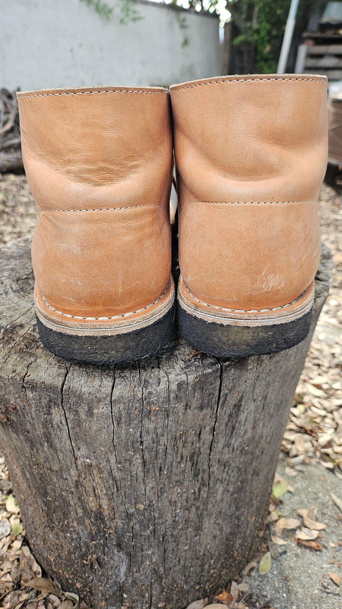 Photo by jackboot_jamstring on April 3, 2026 of the Clarks Desert Boot in Unknown Natural Veg Tan.