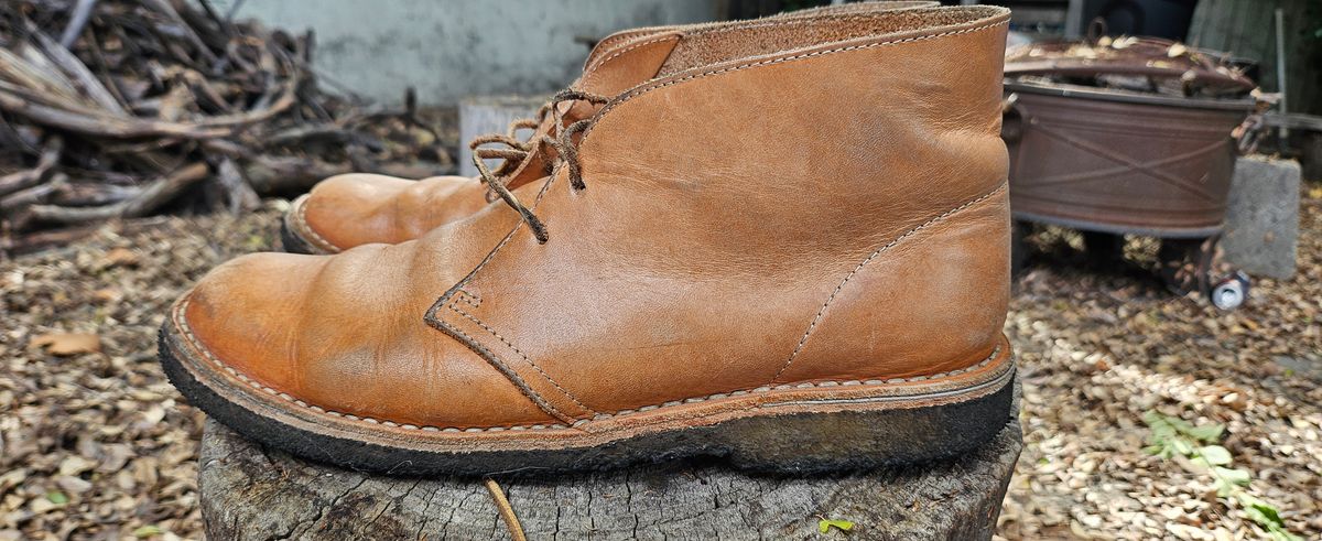 Photo by jackboot_jamstring on April 3, 2026 of the Clarks Desert Boot in Unknown Natural Veg Tan.