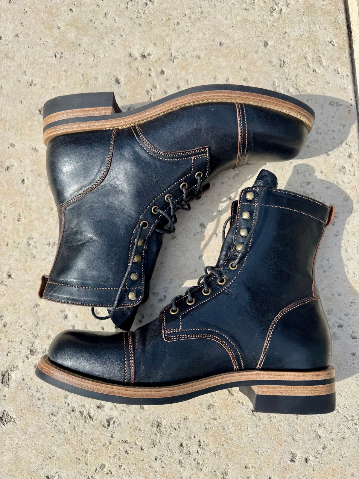 Photo by chris on January 16, 2025 of the Jakkrabbits Field Boots in Shinki Black Teacore Horsehide.