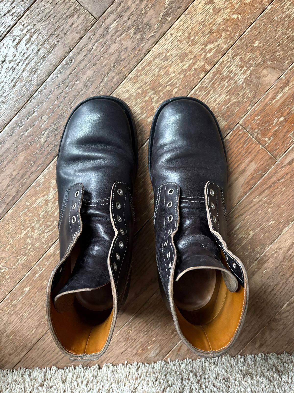 Photo by LicentiusS04 on March 18, 2026 of the Johnnyworks M43 in Maryam Black Teacore Horsebutt.