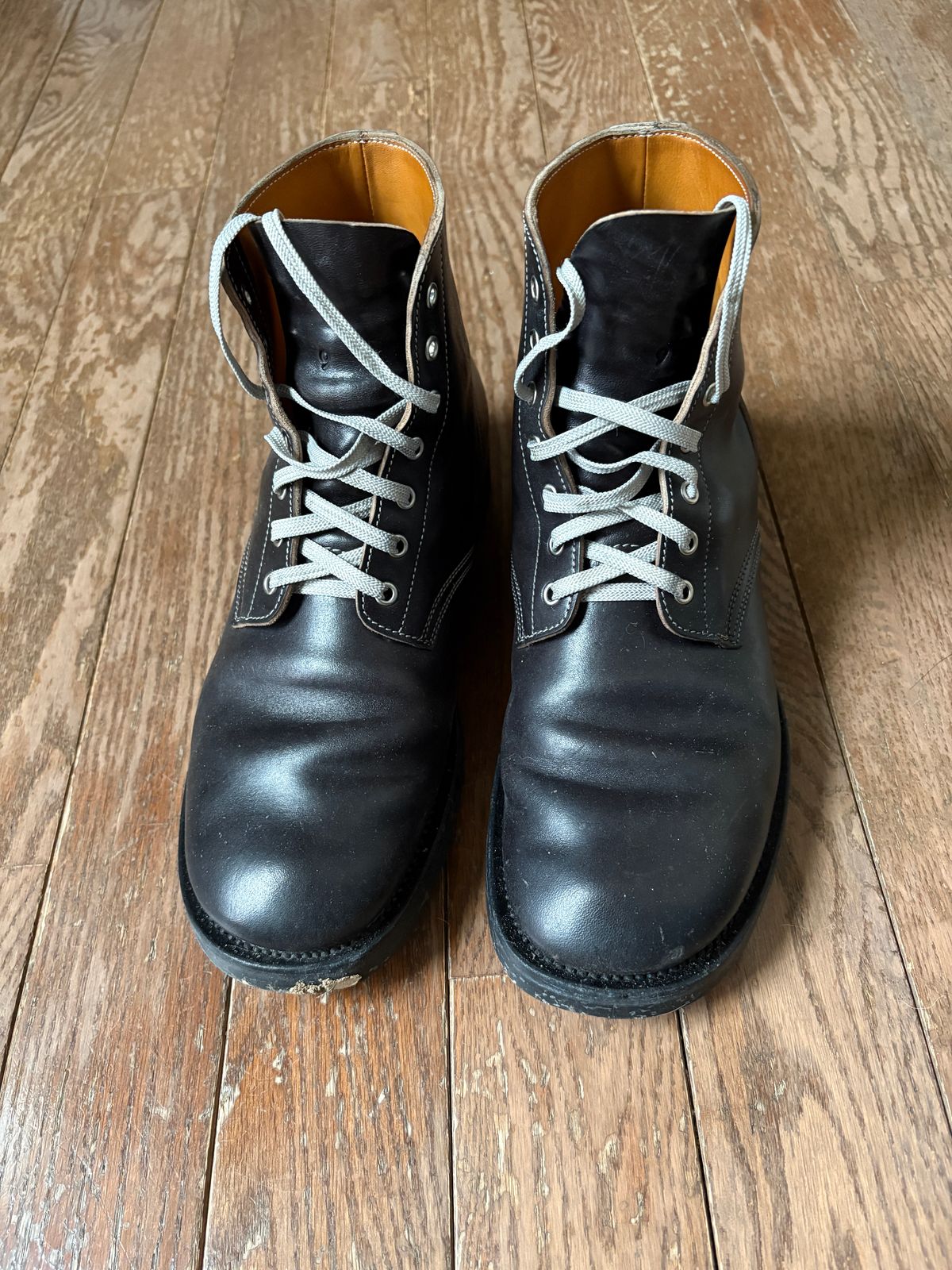 Photo by LicentiusS04 on March 20, 2026 of the Johnnyworks M43 in Maryam Black Teacore Horsebutt.