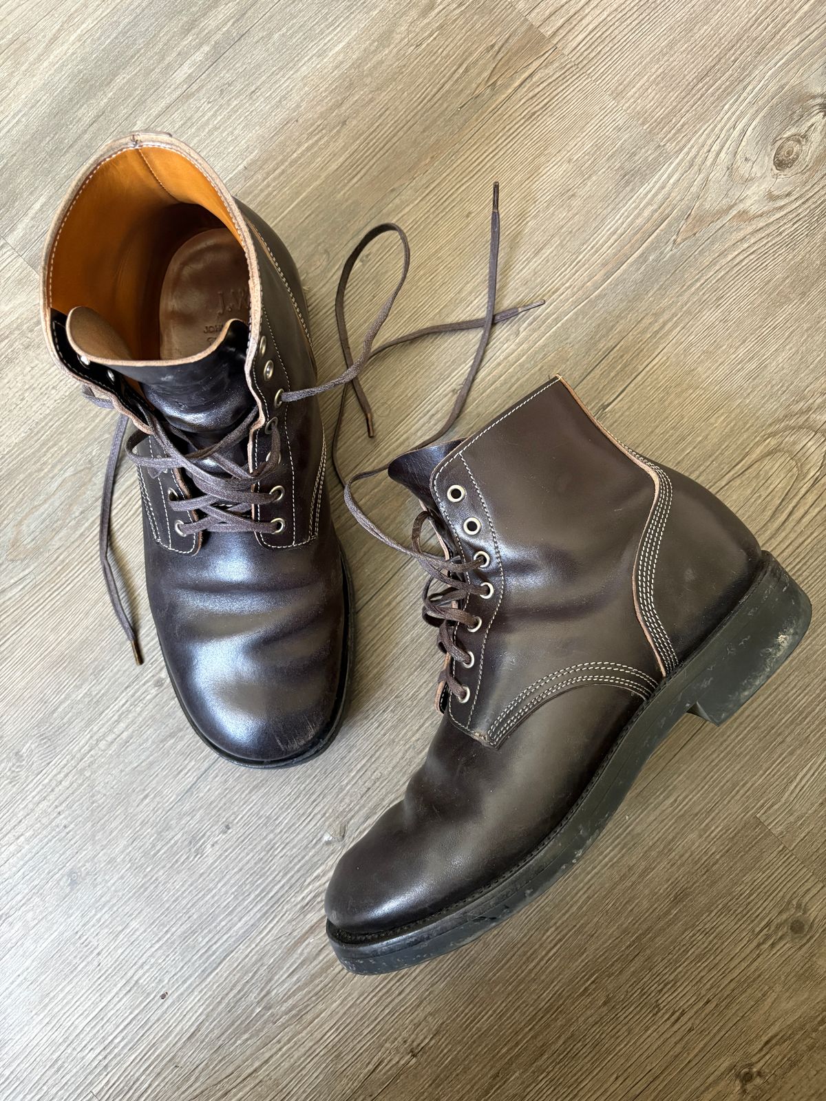 Photo by RTRSnk004 on April 16, 2026 of the Johnnyworks M43 in Maryam Black Teacore Horsebutt & Unknown Tan-colored Liner.