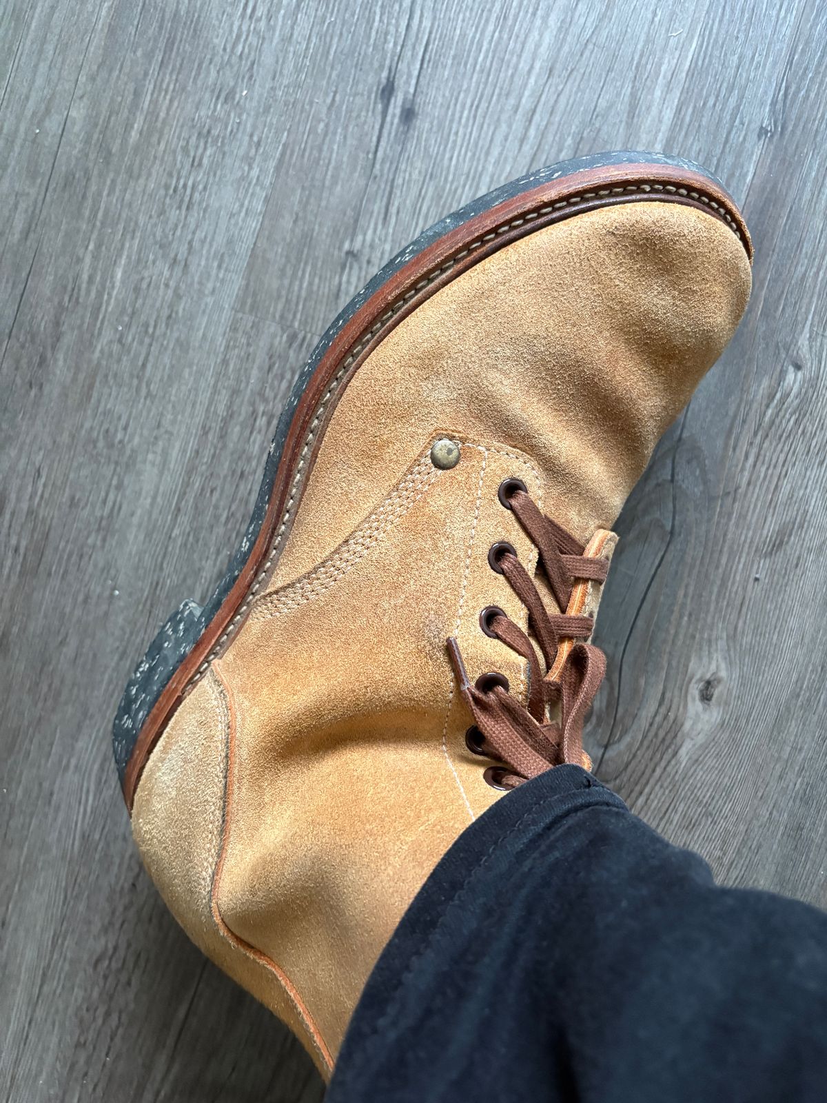 Photo by RTRSnk004 on April 15, 2026 of the Buzz Rickson’s X Unsung House M43 Service Boot in Combination-tanned Camel Cowhide.