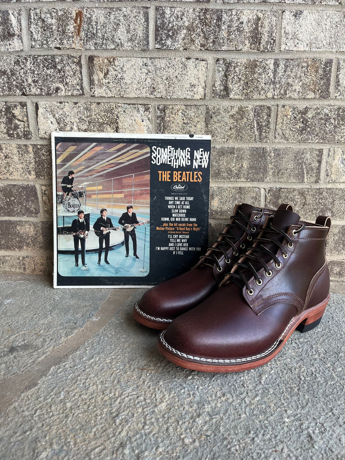 Photo by cricket on October 11, 2025 of the Nicks MTO in Horween Tan Waxed Flesh.