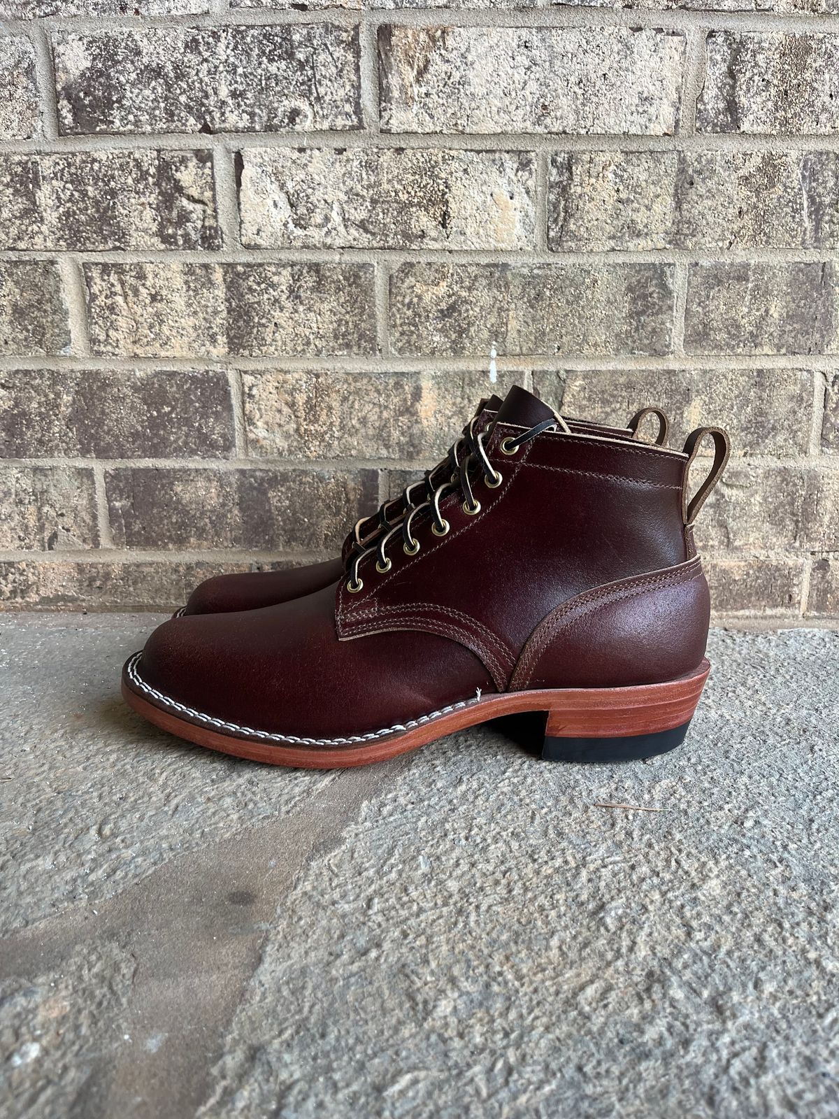 Photo by cricket on October 11, 2025 of the Nicks MTO in Horween Tan Waxed Flesh.