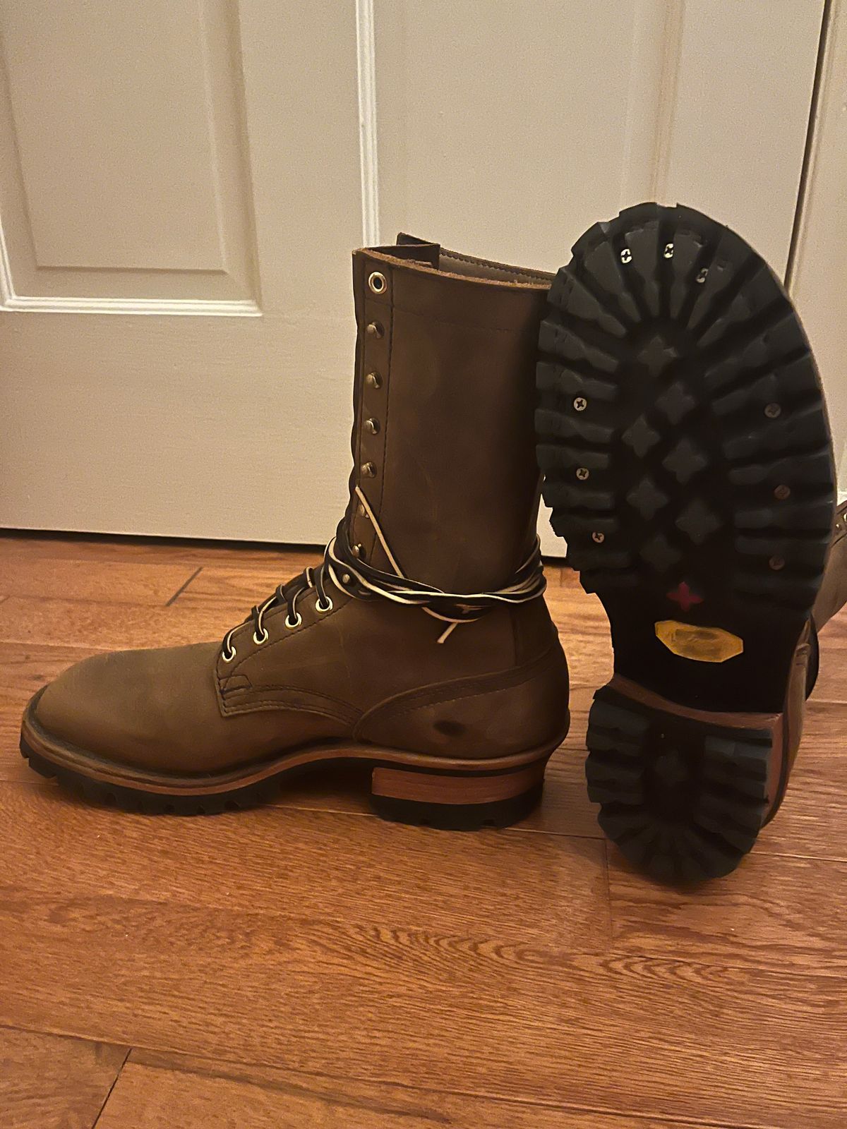Photo by cricket on July 27, 2025 of the Nicks Hot Shot in Seidel WeatherShield Brown.
