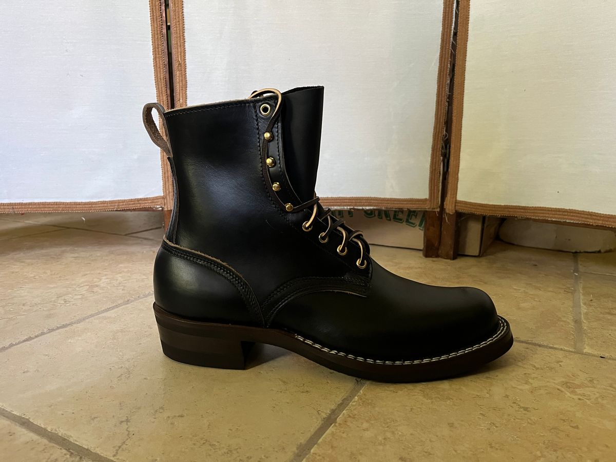 Photo by cricket on June 16, 2025 of the Nicks Lace Up Heritage in Horween Black Chromexcel.